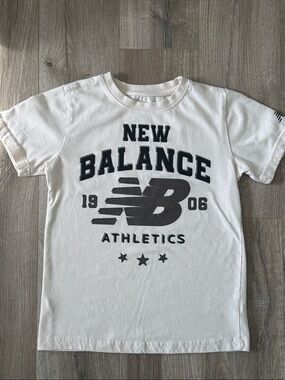 New Balance Boys Ivory/Cream Tee with Brown / Black Athletic Logo Size 12